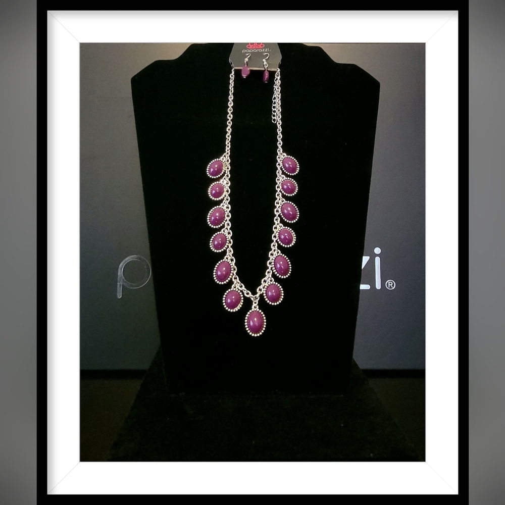 Paparazzi Jewelry Make Some Roam Necklace and Earring Set.